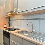 Branko 2081 プーラ