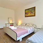 Branko 2081 アパート *