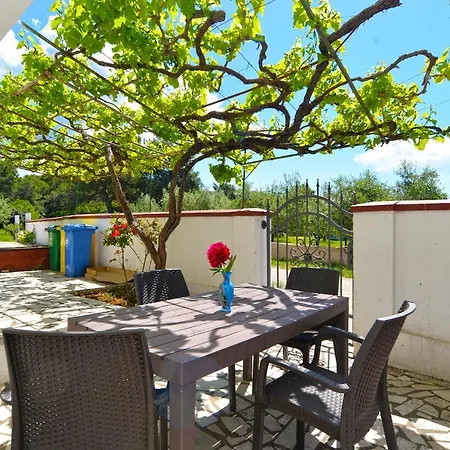 Branko 2081 Apartman Pula