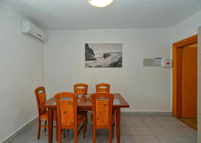 Branko 2081 Apartman *